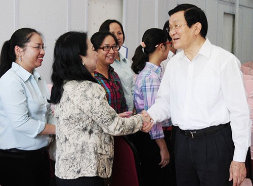 President meets HCM city voters - ảnh 1